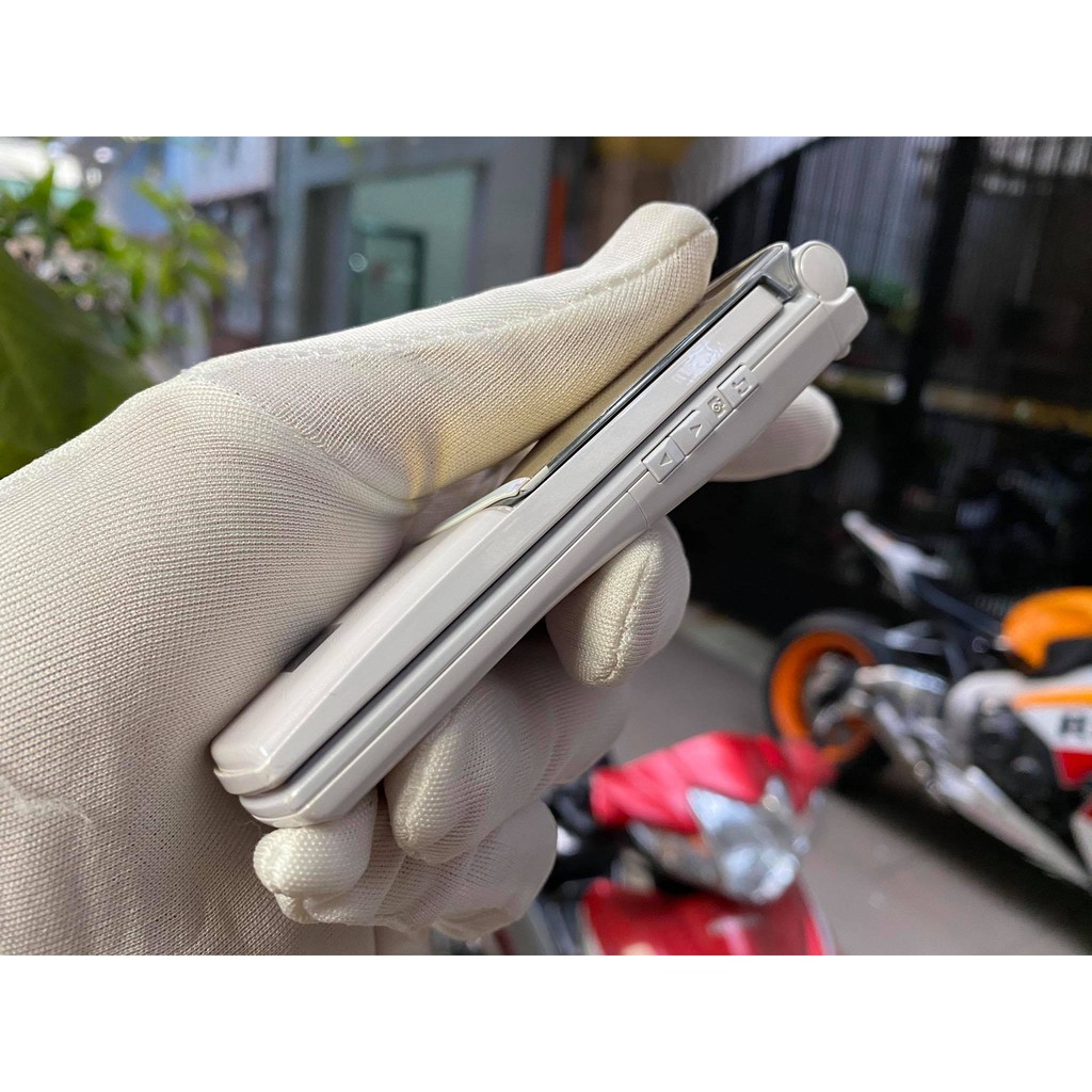 Điện thoại Nhật Fujitsu F-07B