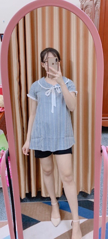 Áo bầu cổ nơ đáng yêu.