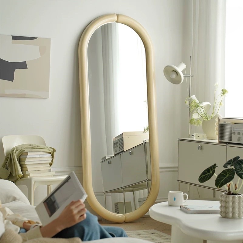 Gương để sàn trang trí phòng, studio phong cách Bắc Âu