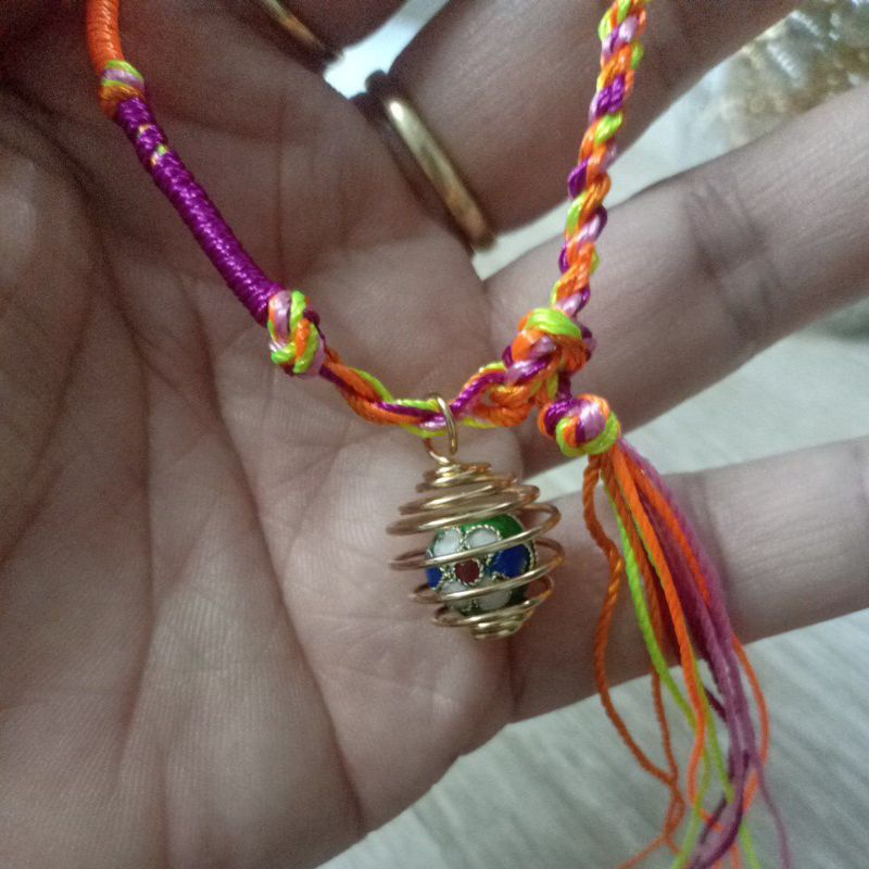 Vòng tay sắc màu kèm charm xinh xắn tùy chọn