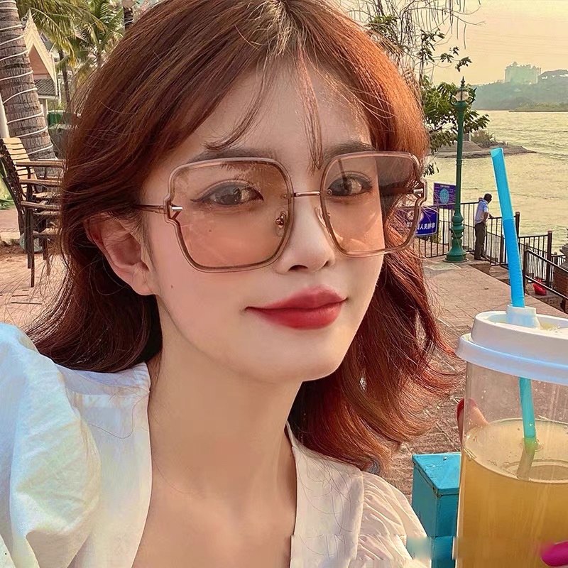 Kính Mát Đi Biển Thời Trang Mới 2022 Cho Nữ