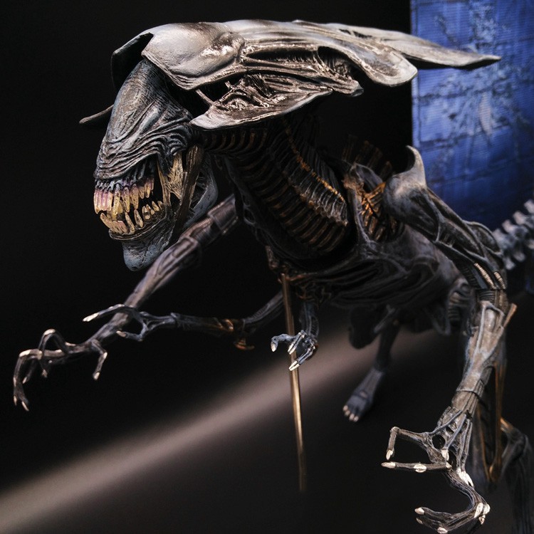 Mô hình Alien Queen - AVP Alien vs Predator