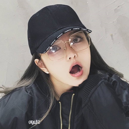 Kính Mát Gọng Vuông Kim Loại Trong Suốt Thời Trang Cho Nữ