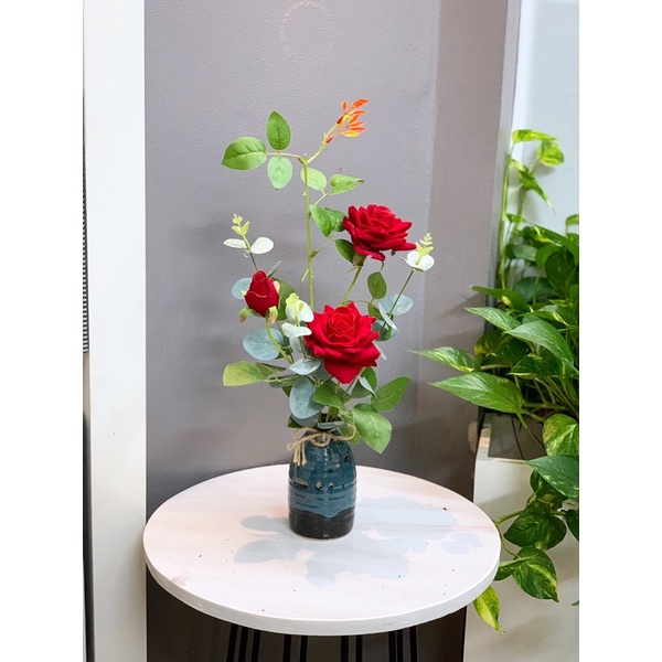 Hoa giả hoa lụa- Lọ hoa hồng trang trí cắm sẵngiống thật 99%