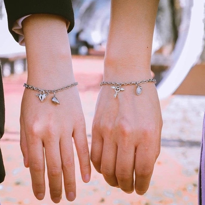 Vòng Tay Thép Titan Phối Khóa Nam Châm Hình Trái Tim Cho Cặp Đôi