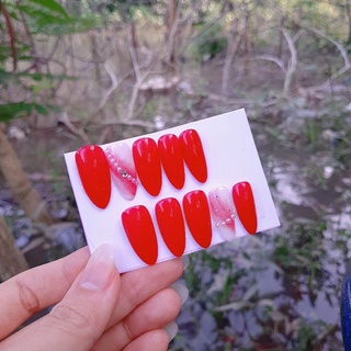 Nailbox sắc đỏ lấp lánh