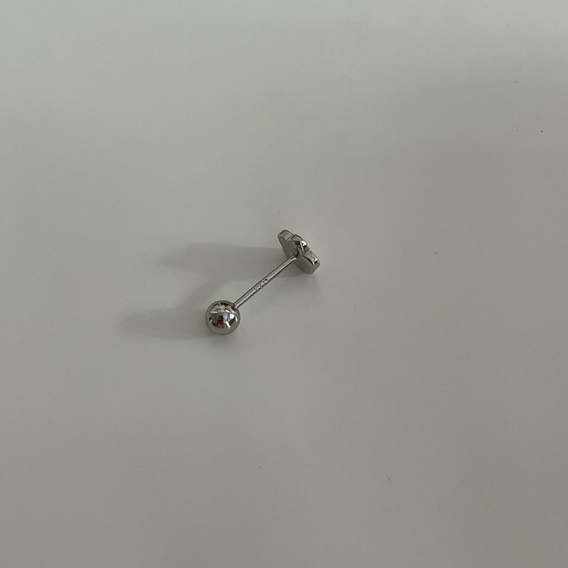 𝐯𝐞𝐥𝐯𝐞𝐭𝐩𝐢𝐧𝐤.𝐚𝐜𝐜🇰🇷 | Khuyên tai chốt bi vặn bông hoa nhiều màu