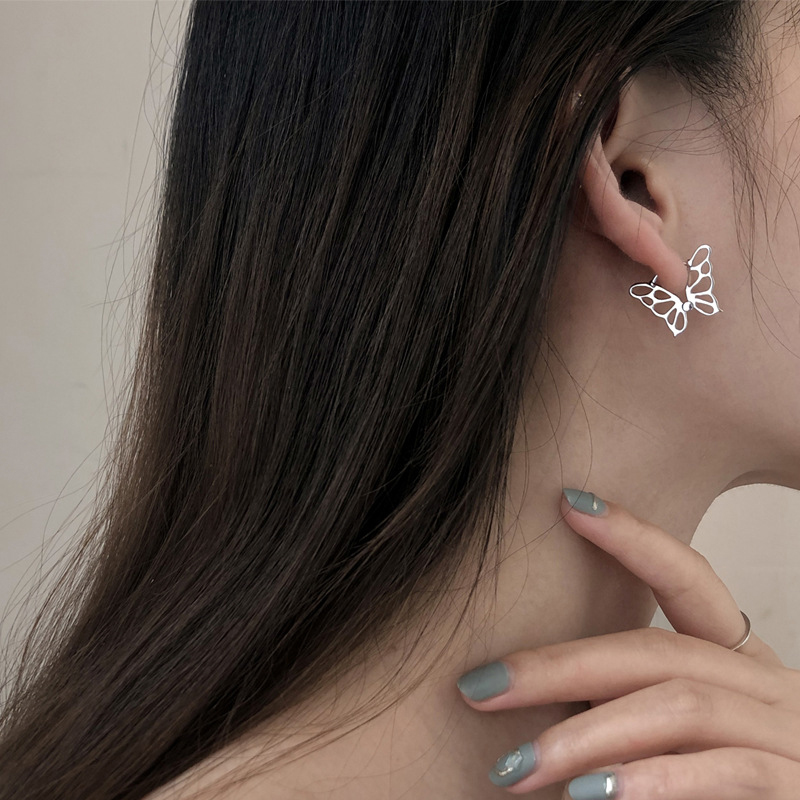 Khuyên Tai Kim Loại Hình Bướm Thời Trang Cho Nữ