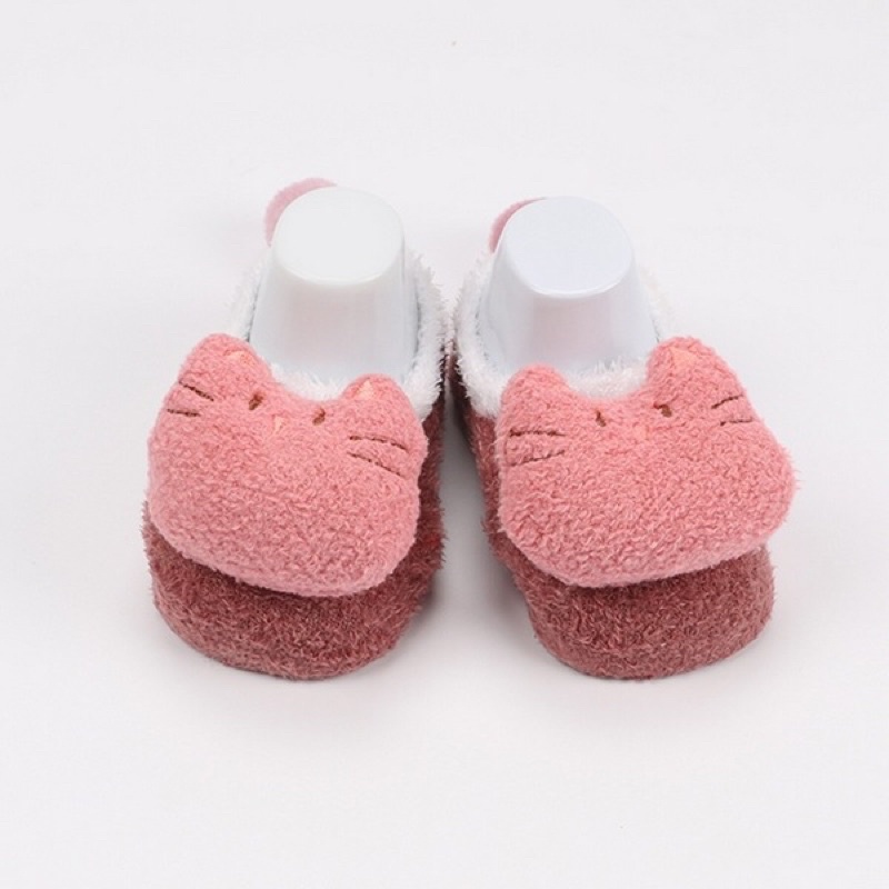 Giày len xù 3D hình thú có chống trượt cho bé