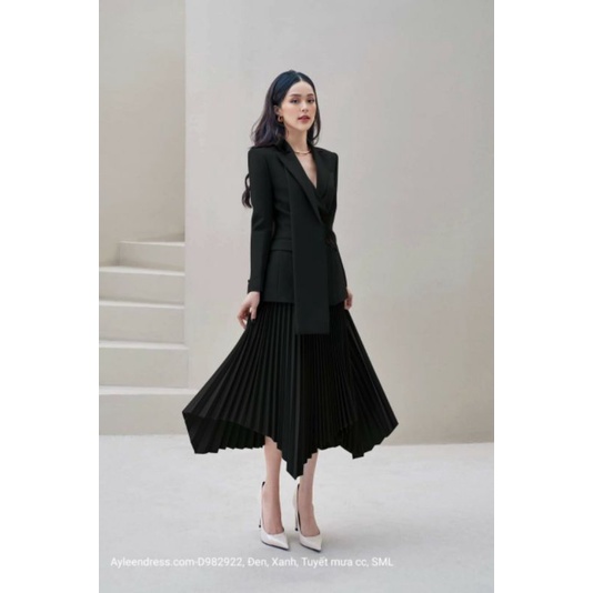 Set áo vest tay dài chân váy xếp ly sang trọng