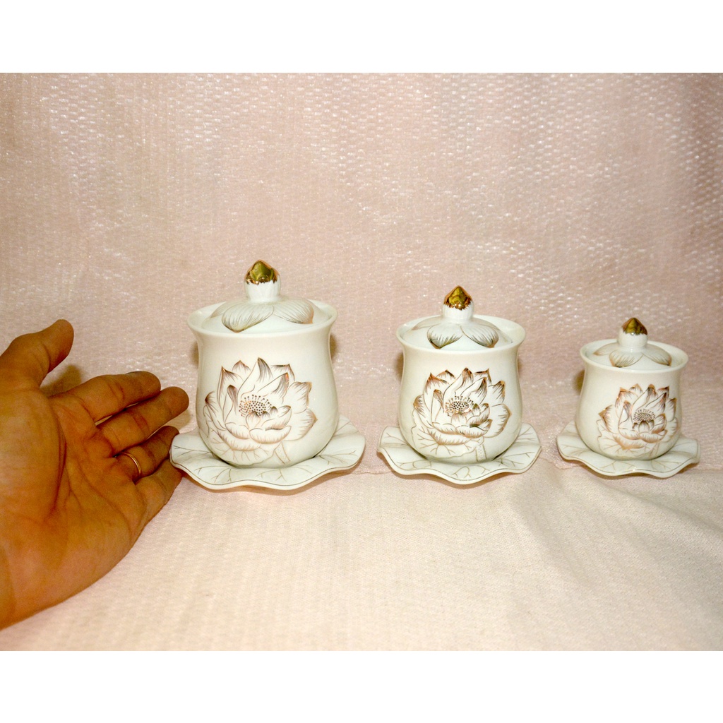 Ly nước thờ cúng bàn thờ hoa sen trắng