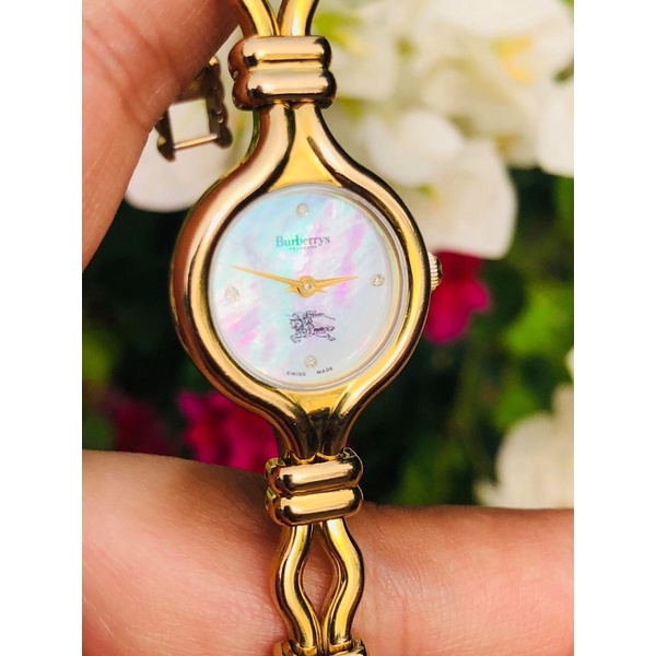 •Đồng hồ 2hand- Lắc đồng hồ nữ hiệu Burberrys - London - Swiss made - Vintage Watch•