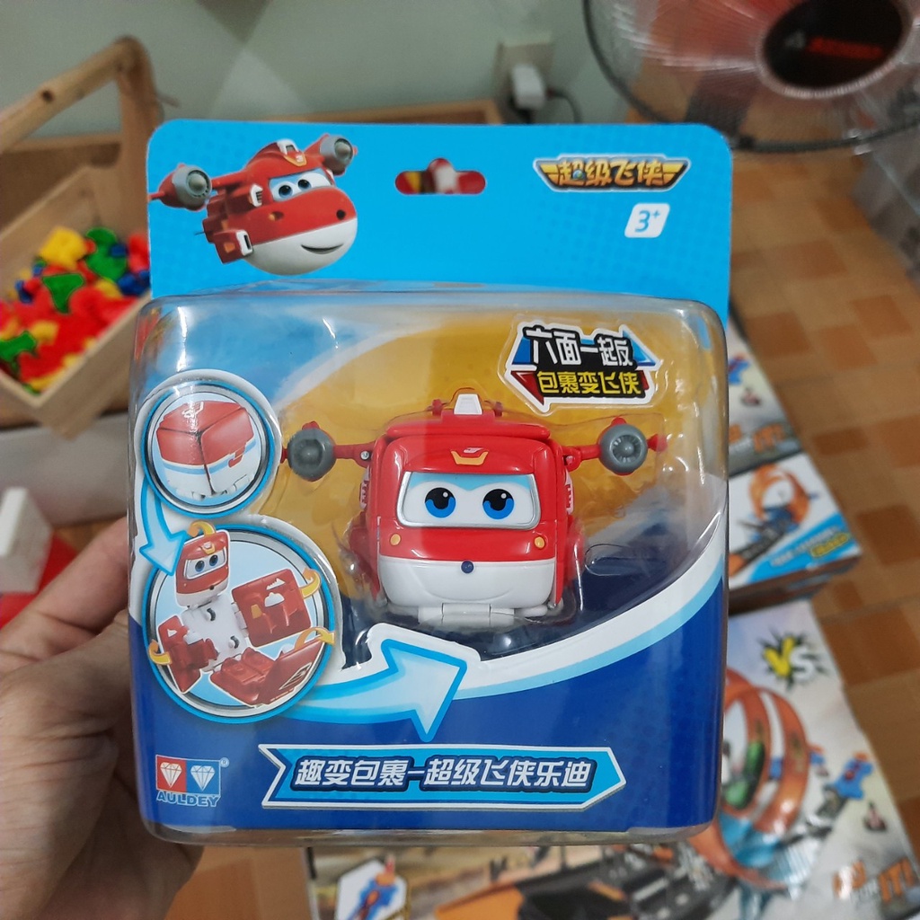 Mô hình super wings 2 trong 1 hộp giao hàng nhân vật Jet tia chớp đồ chơi trẻ em đội bay siêu đẳng