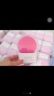 MÁY RỬA MẶT DƯỠNG DA FOREVER
