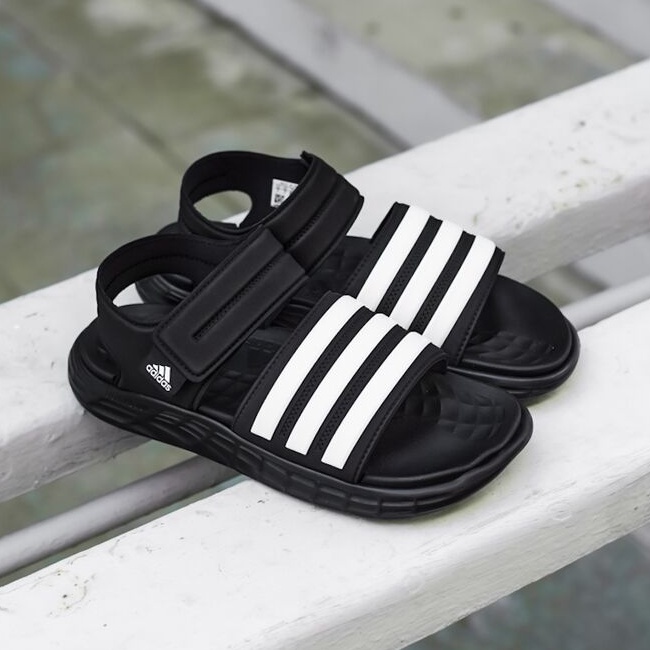 Sandal Adidas Duramo SL Mẫu mới nhất 2021 sẵn size 6 7 8 9 cho chân từ 39 đến 43 ạ
