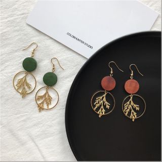 Bông tai rễ cây# Marie