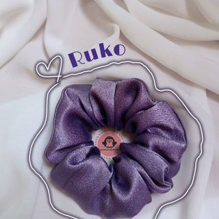 Scrunchies (Vòng đeo tay cột tóc)