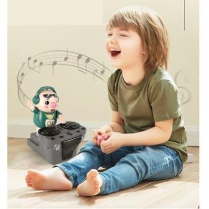 (Nowship HCM) Chú heo chơi DJ siêu dễ thương năng động nhảy theo nhạc và đèn cho bé