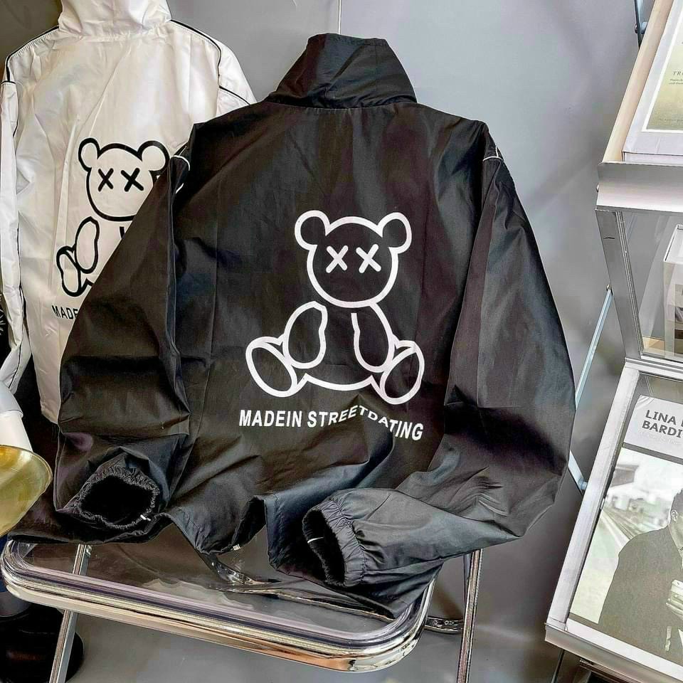 Áo Khoác Nam Nữ Cổ Cao Vải Dù 2 Lớp Che Nắng Logo In GẤU MADEIN Kiểu Zip Kéo Thời Trang Cá Tính Mới Siêu Hot