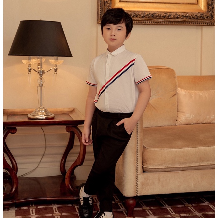 Áo sơ mi trắng cộc tay bé trai 137Kids thiết kế sọc chéo vải cotton thấm hút mồ hôi tốt