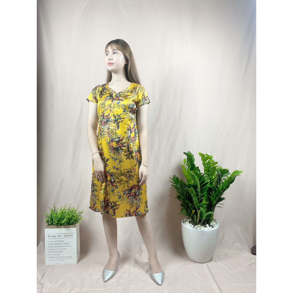 Váy suông lụa satin