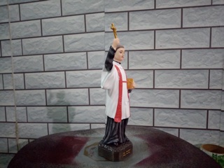 42. Tượng Cha Diệp gốm sứ
