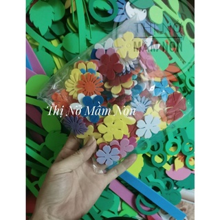 100 hoa xốp size nhỏ 3-3,5cm trang trí mầm non