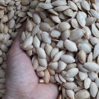 1kg hạt bí trơn loại to hiệu Gia Phong Phát