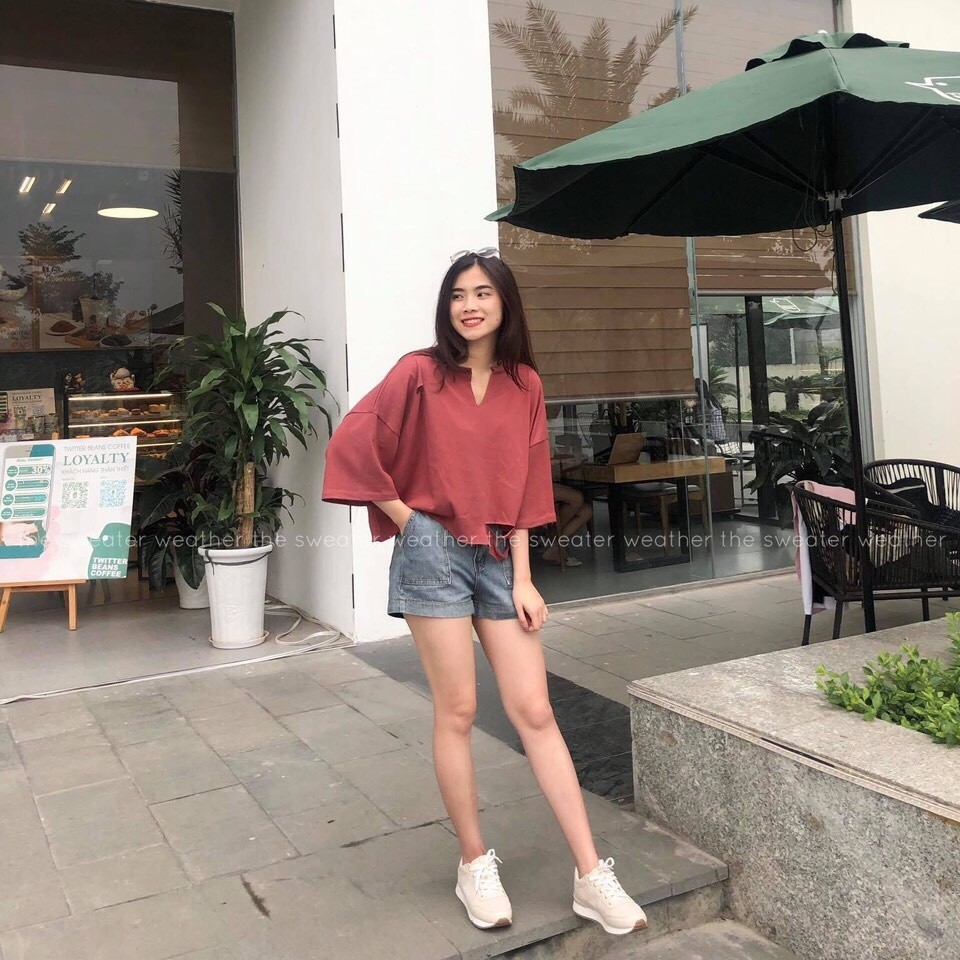 ÁO CROPTOP TRƠN CỔ V RÁCH BASIC