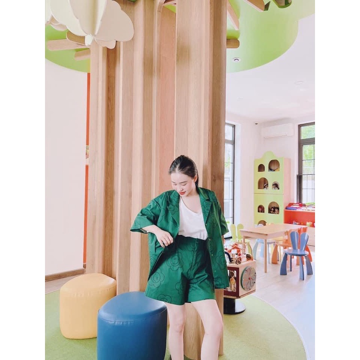 SET 3 MÓN:ÁO KHOÁC CỔ VEST TAY NGẮN + ÁO 3 LỖ TRẮNG + SHORT HOẠ TIẾT HOA