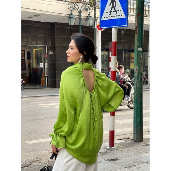 ÁO SƠMI CÁCH ĐIỆU DÂY RÚT CUT OUT LƯNG THIẾT KẾ DEMES STUDIO