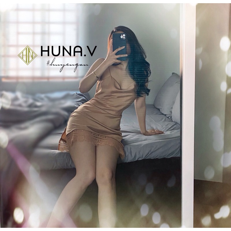 Đầm Cổ Đổ Xẻ Tà Sexy - Hàng Thiết Kế HUNA.V [Mã 27]