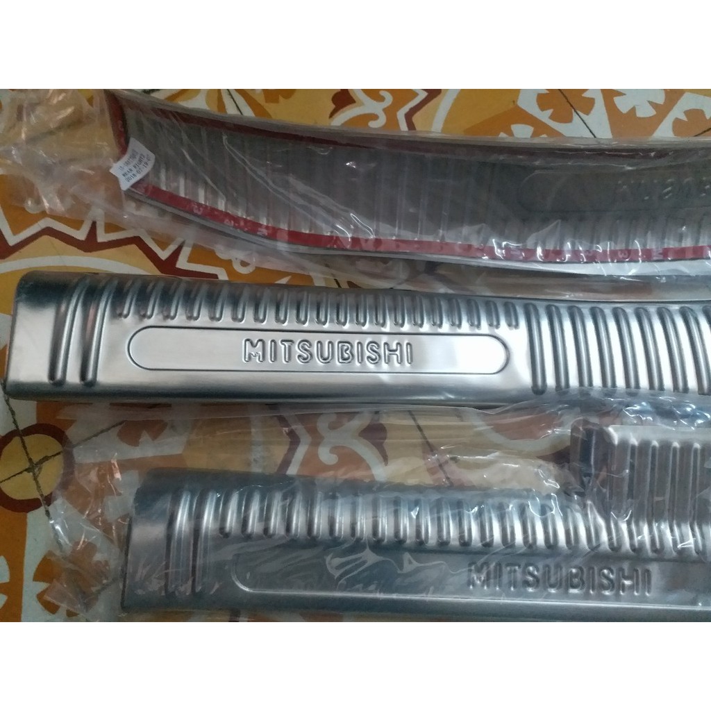 nẹp bước chân trong ngoài attrage