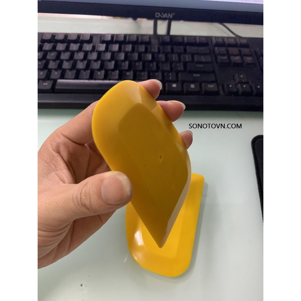 Dao bả  cao su màu vàng