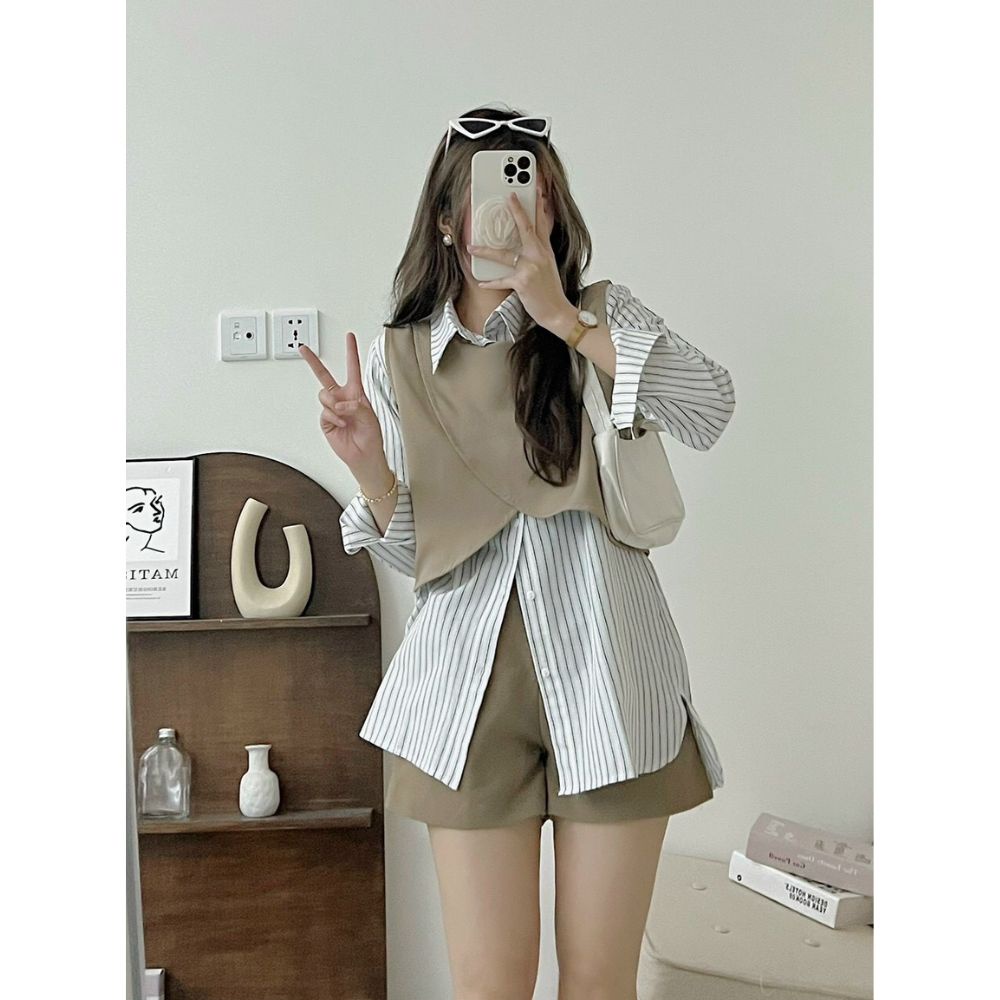 Set áo sơ mi kẻ sọc dáng rộng kèm áo gile phối vạt chéo phong cách hàn quốc