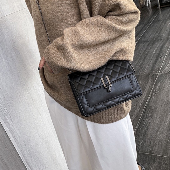 Túi xách đeo chéo nữ đẹp, chất liệu da mềm đẹp, form túi chuẩn phù hợp đi chơi, đi làm, dạo phố TX027