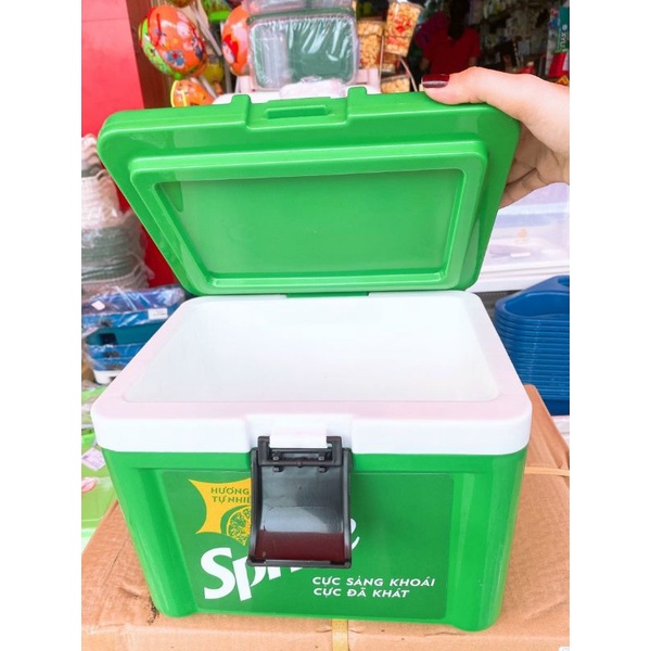 Thùng đá 7Up xanh lá 6.8 lít