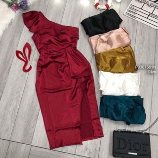 Đầm phi lệch vai xin xò