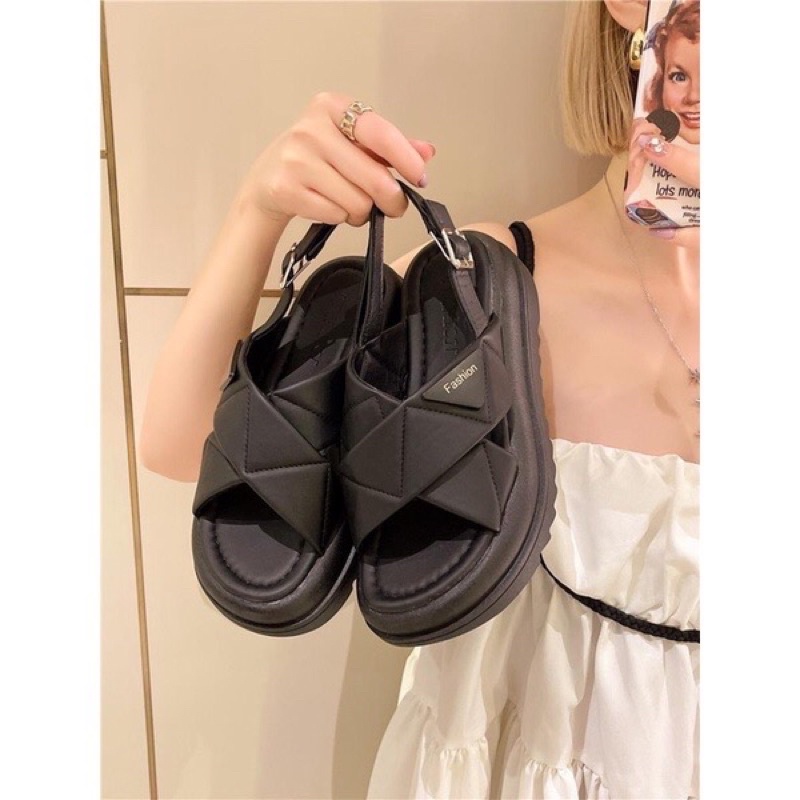 Sandal đế răng cưa quai chéo kẻ ô siêu hót