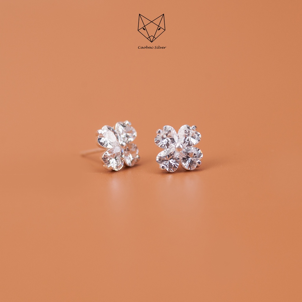 Khuyên Bạc Ta S925 Đính Đá Cao Cấp CaoBac Silver Bốn Cánh Đá Lấp Lánh Đơn Giản, Dễ Thương Mang Lại May Mắn Cho Bạn Nữ