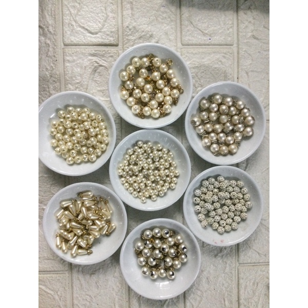 Hạt Ngọc, hạt đính đá( Hạt đeo 1…Trai hạt 1…) dùng để trang trí đính áo , váy , túi xách