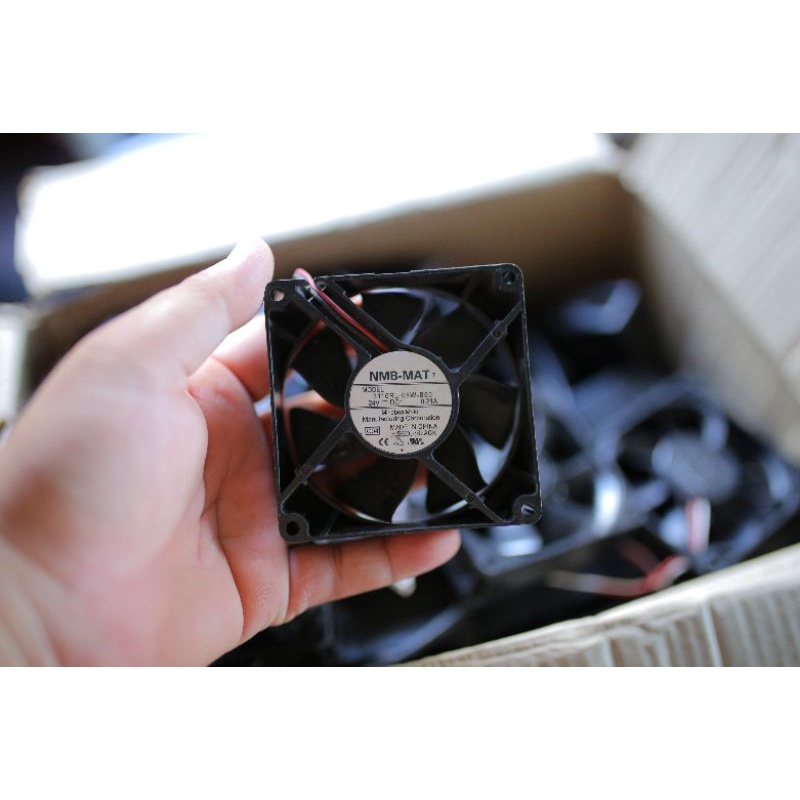 | Quạt 8x8x2.5cm 24v