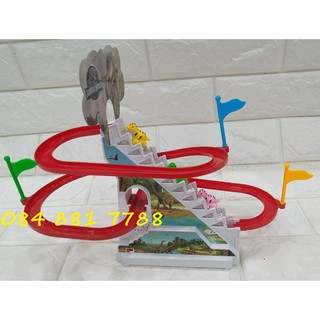 Chó cứu hộ leo thang