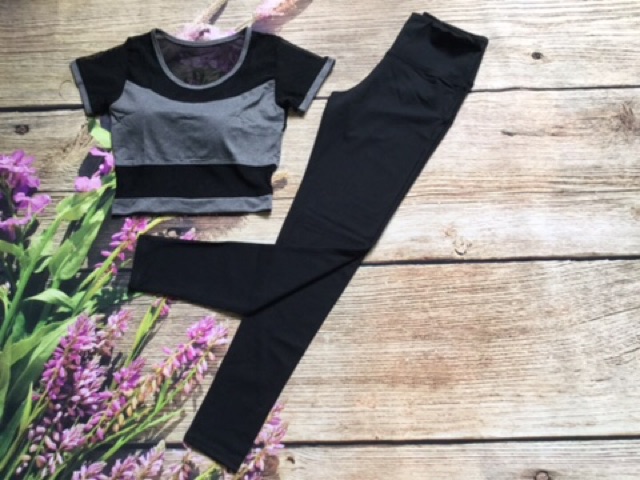 Bộ croptop phối lưới tay có mút sẵn
