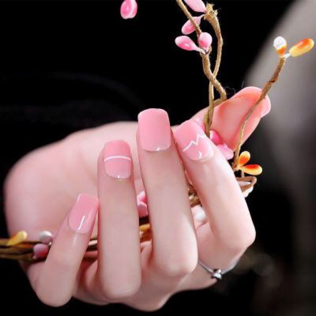 Bộ 24 móng tay giả kèm keo