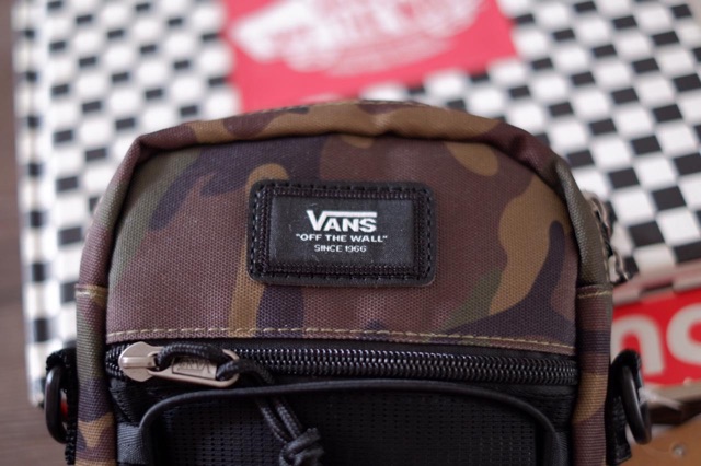 Vans Túi Đeo Chéo Họa Tiết Rằn Ri Cá Tính Trẻ Trung