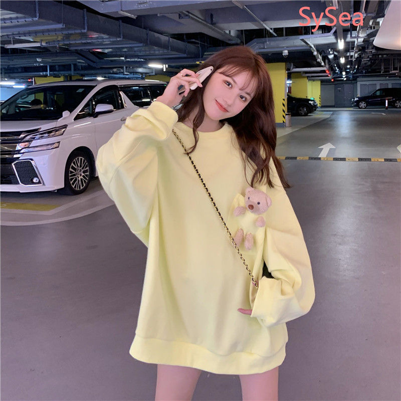 Áo tay dài dáng rộng trang trí túi có hình gấu dễ thương dành cho nữ