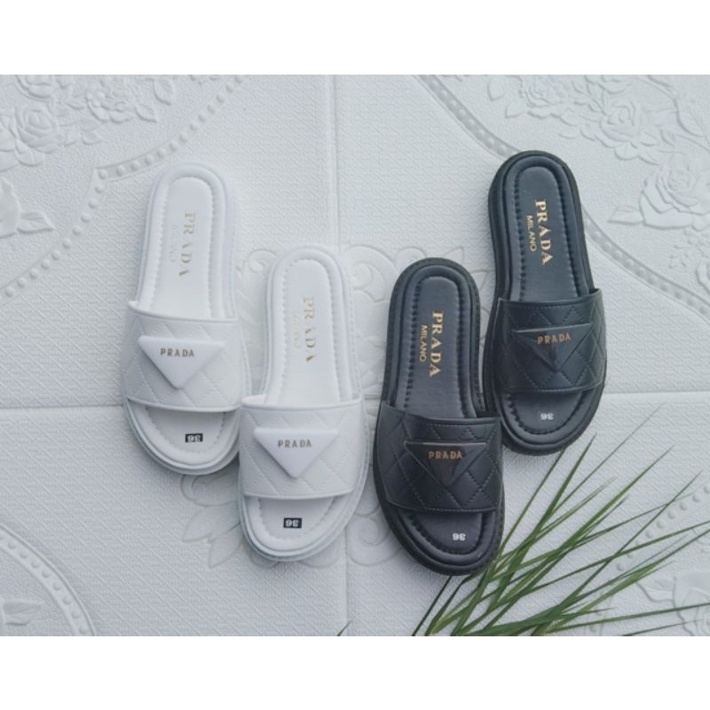 Dép Bánh Mì Quai Ngang Tam Giác Panda Nữ Cao 3 Phân Đế Đúc