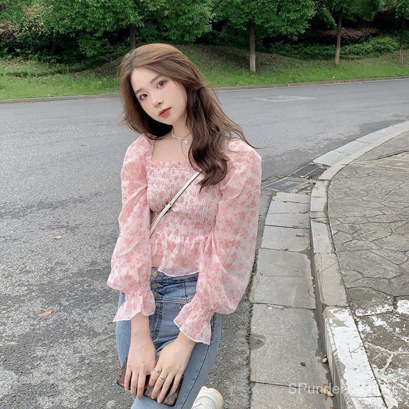 Áo kiểu trễ vai họa tiết hoa phong cách Pháp thời trang hè 2021 cho nữ