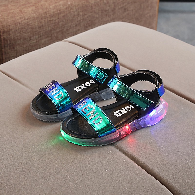 Giày sandal có đèn LED dễ thương cho bé gái